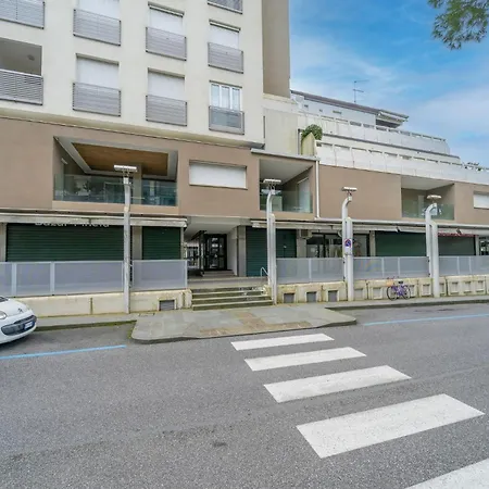 Guesthost - Raggio Dello Scirocco - Lignano Pineta Apartment
